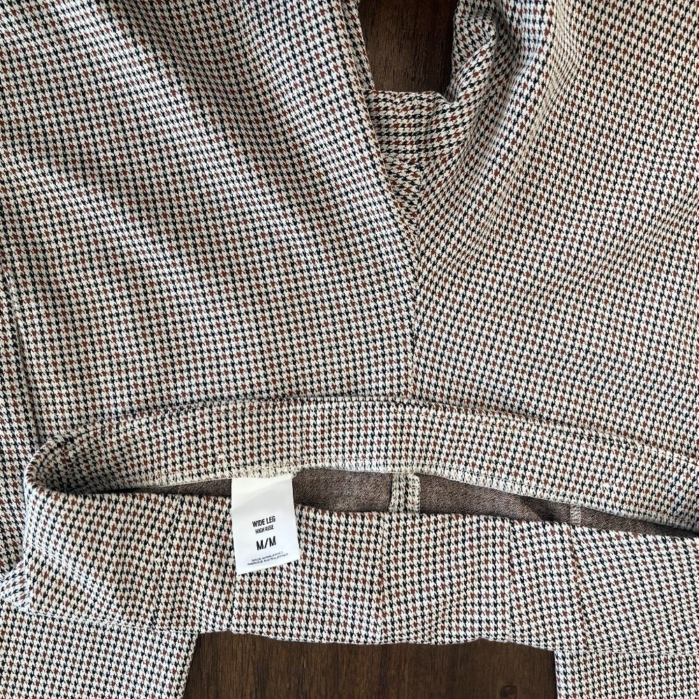 Express - Wide Leg High Rise  - Size M - Picture 3 of 5